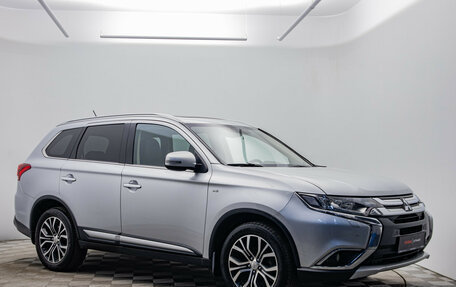 Mitsubishi Outlander III рестайлинг 3, 2016 год, 2 340 000 рублей, 7 фотография
