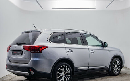 Mitsubishi Outlander III рестайлинг 3, 2016 год, 2 340 000 рублей, 5 фотография