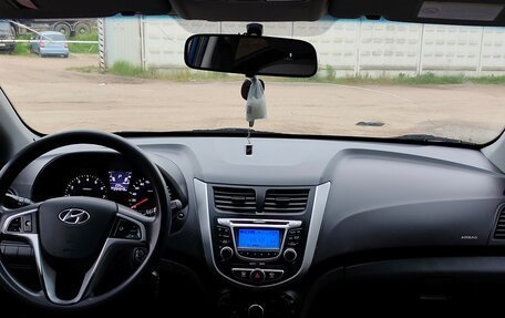 Hyundai Solaris II рестайлинг, 2012 год, 450 000 рублей, 10 фотография