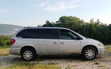 Chrysler Town & Country IV, 2005 год, 777 000 рублей, 4 фотография