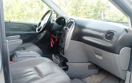 Chrysler Town & Country IV, 2005 год, 777 000 рублей, 9 фотография