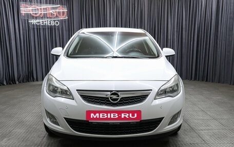 Opel Astra J, 2011 год, 549 000 рублей, 2 фотография