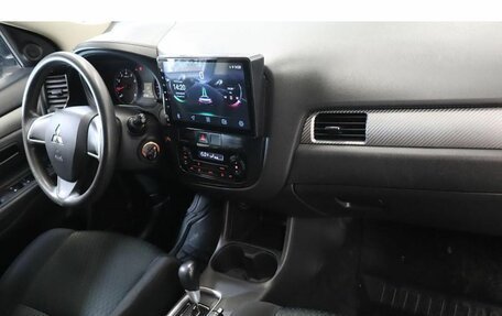 Mitsubishi Outlander III рестайлинг 3, 2015 год, 1 495 000 рублей, 5 фотография