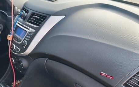 Hyundai Solaris II рестайлинг, 2013 год, 960 000 рублей, 25 фотография