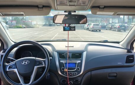 Hyundai Solaris II рестайлинг, 2013 год, 960 000 рублей, 28 фотография