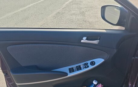 Hyundai Solaris II рестайлинг, 2013 год, 960 000 рублей, 36 фотография