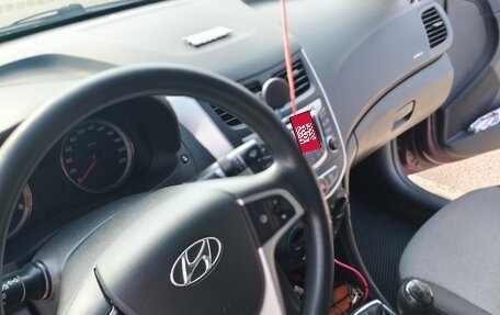 Hyundai Solaris II рестайлинг, 2013 год, 960 000 рублей, 27 фотография