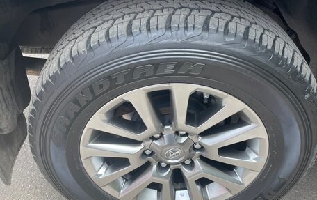 Toyota Land Cruiser Prado 150 рестайлинг 2, 2019 год, 7 000 000 рублей, 8 фотография
