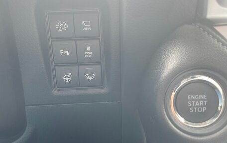 Toyota Land Cruiser Prado 150 рестайлинг 2, 2019 год, 7 000 000 рублей, 18 фотография