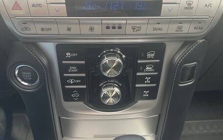 Toyota Land Cruiser Prado 150 рестайлинг 2, 2019 год, 7 000 000 рублей, 16 фотография