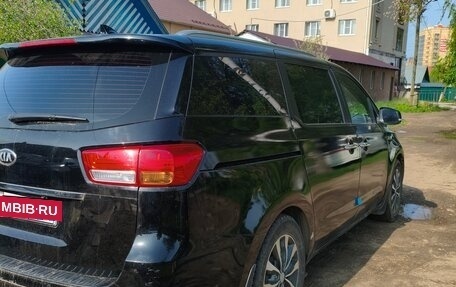 KIA Carnival III, 2017 год, 1 399 000 рублей, 2 фотография