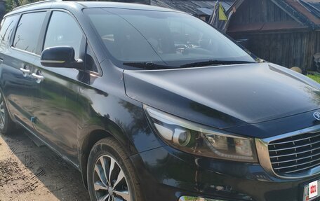 KIA Carnival III, 2017 год, 1 399 000 рублей, 6 фотография