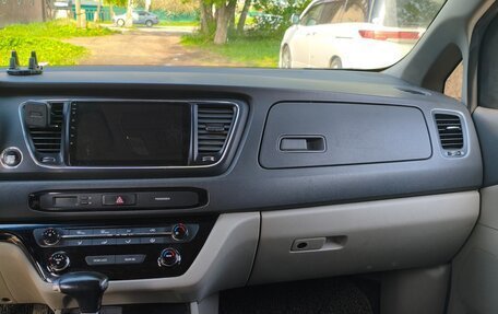 KIA Carnival III, 2017 год, 1 399 000 рублей, 22 фотография