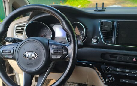 KIA Carnival III, 2017 год, 1 399 000 рублей, 25 фотография