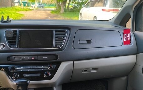 KIA Carnival III, 2017 год, 1 399 000 рублей, 23 фотография