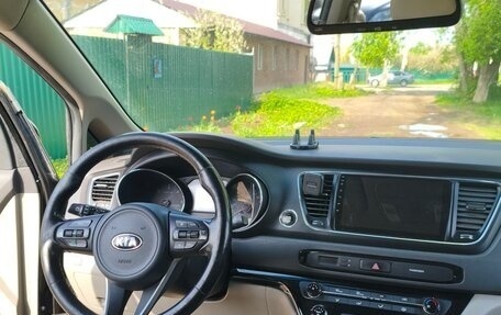 KIA Carnival III, 2017 год, 1 399 000 рублей, 26 фотография
