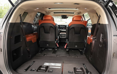 KIA Carnival, 2024 год, 7 000 000 рублей, 38 фотография