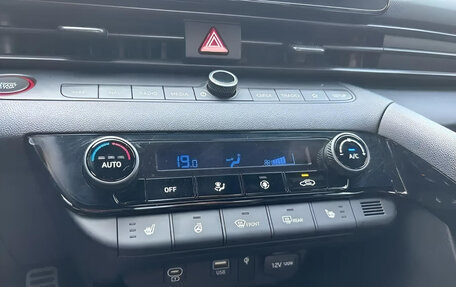 Hyundai Elantra, 2023 год, 2 030 000 рублей, 12 фотография