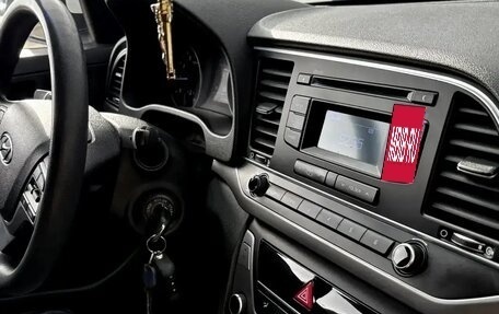 Hyundai Elantra VI рестайлинг, 2016 год, 1 350 000 рублей, 7 фотография