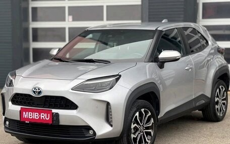 Toyota Yaris Cross, 2022 год, 1 800 000 рублей, 1 фотография
