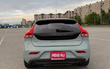 Volvo V40 II рестайлинг, 2017 год, 1 750 000 рублей, 10 фотография