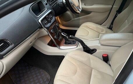 Volvo V40 II рестайлинг, 2017 год, 1 750 000 рублей, 24 фотография