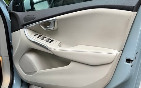 Volvo V40 II рестайлинг, 2017 год, 1 750 000 рублей, 28 фотография