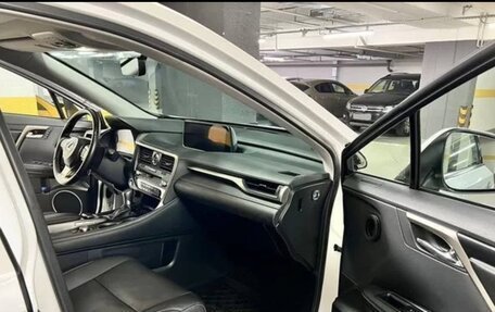 Lexus RX IV рестайлинг, 2019 год, 4 990 000 рублей, 10 фотография