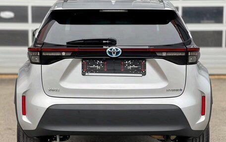 Toyota Yaris Cross, 2022 год, 1 800 000 рублей, 6 фотография