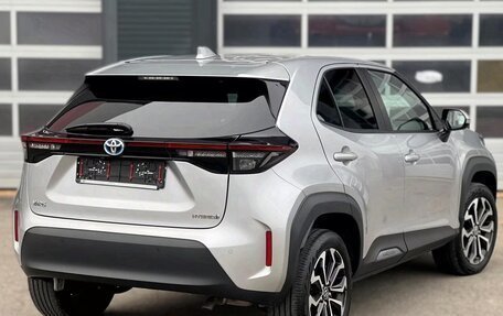 Toyota Yaris Cross, 2022 год, 1 800 000 рублей, 7 фотография