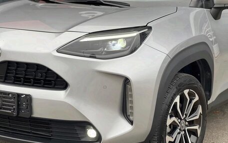 Toyota Yaris Cross, 2022 год, 1 800 000 рублей, 9 фотография