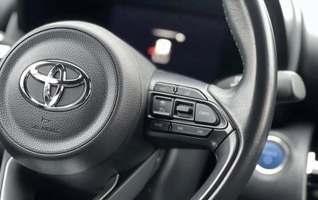 Toyota Yaris Cross, 2022 год, 1 800 000 рублей, 16 фотография