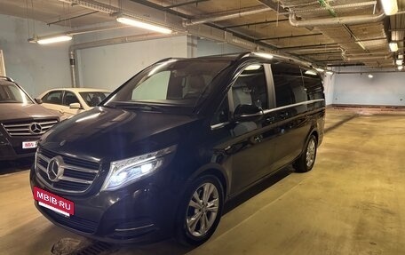 Mercedes-Benz V-Класс, 2015 год, 3 400 000 рублей, 2 фотография