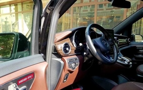 Mercedes-Benz V-Класс, 2015 год, 3 400 000 рублей, 13 фотография