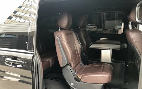 Mercedes-Benz V-Класс, 2015 год, 3 400 000 рублей, 22 фотография