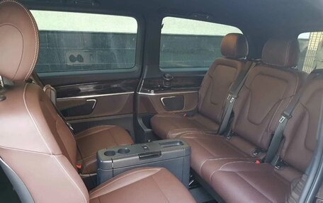 Mercedes-Benz V-Класс, 2015 год, 3 400 000 рублей, 21 фотография