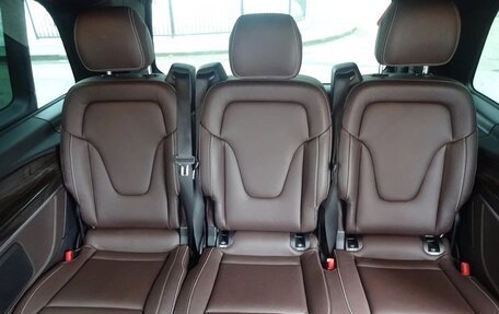 Mercedes-Benz V-Класс, 2015 год, 3 400 000 рублей, 25 фотография