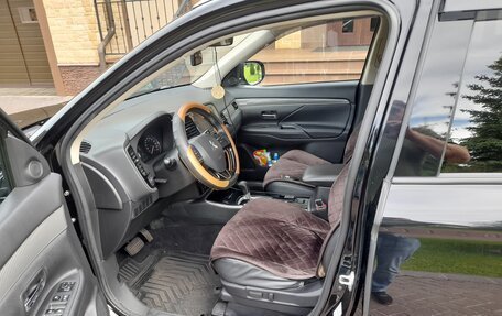 Mitsubishi Outlander III рестайлинг 3, 2018 год, 2 445 000 рублей, 9 фотография