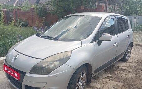 Renault Scenic III, 2010 год, 800 000 рублей, 2 фотография