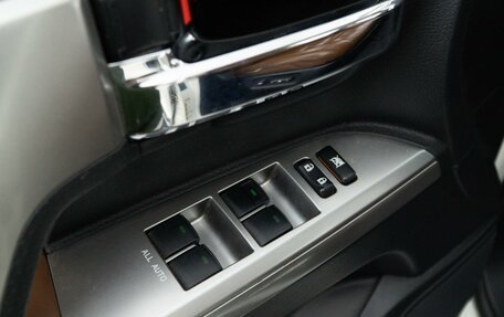 Toyota Land Cruiser 200, 2014 год, 3 922 050 рублей, 15 фотография