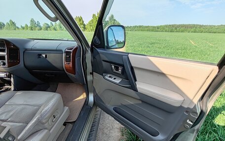 Mitsubishi Montero III, 2003 год, 800 000 рублей, 16 фотография