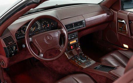 Mercedes-Benz SL-Класс, 1993 год, 13 490 000 рублей, 16 фотография