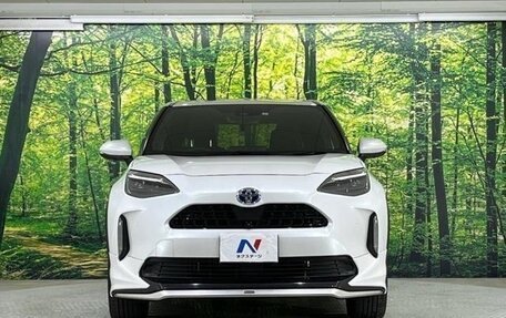 Toyota Yaris Cross, 2023 год, 1 700 000 рублей, 3 фотография