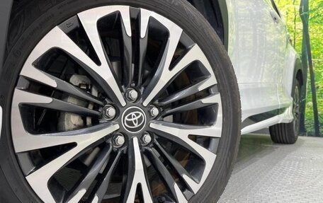 Toyota Yaris Cross, 2023 год, 1 700 000 рублей, 7 фотография