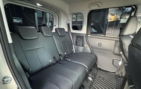 Toyota Roomy I, 2022 год, 1 100 000 рублей, 22 фотография