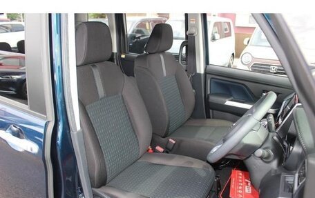 Toyota Roomy I, 2022 год, 970 000 рублей, 10 фотография