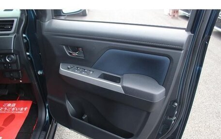 Toyota Roomy I, 2022 год, 970 000 рублей, 23 фотография