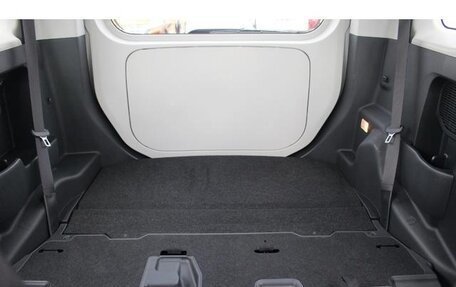 Toyota Roomy I, 2022 год, 970 000 рублей, 27 фотография
