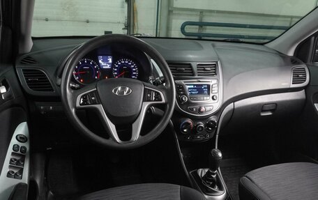 Hyundai Solaris II рестайлинг, 2016 год, 999 000 рублей, 6 фотография