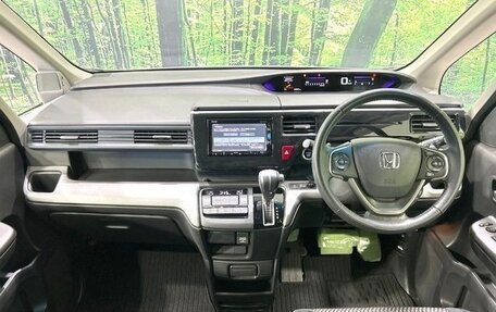 Honda Stepwgn IV, 2017 год, 1 550 000 рублей, 7 фотография